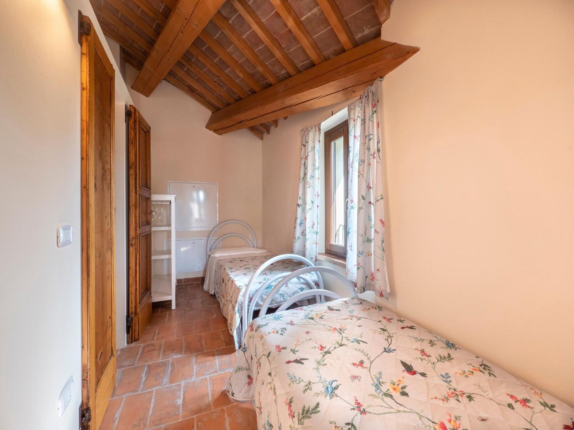 Stunning Apartment In Mombaroccio Near Metauro River Exterior photo