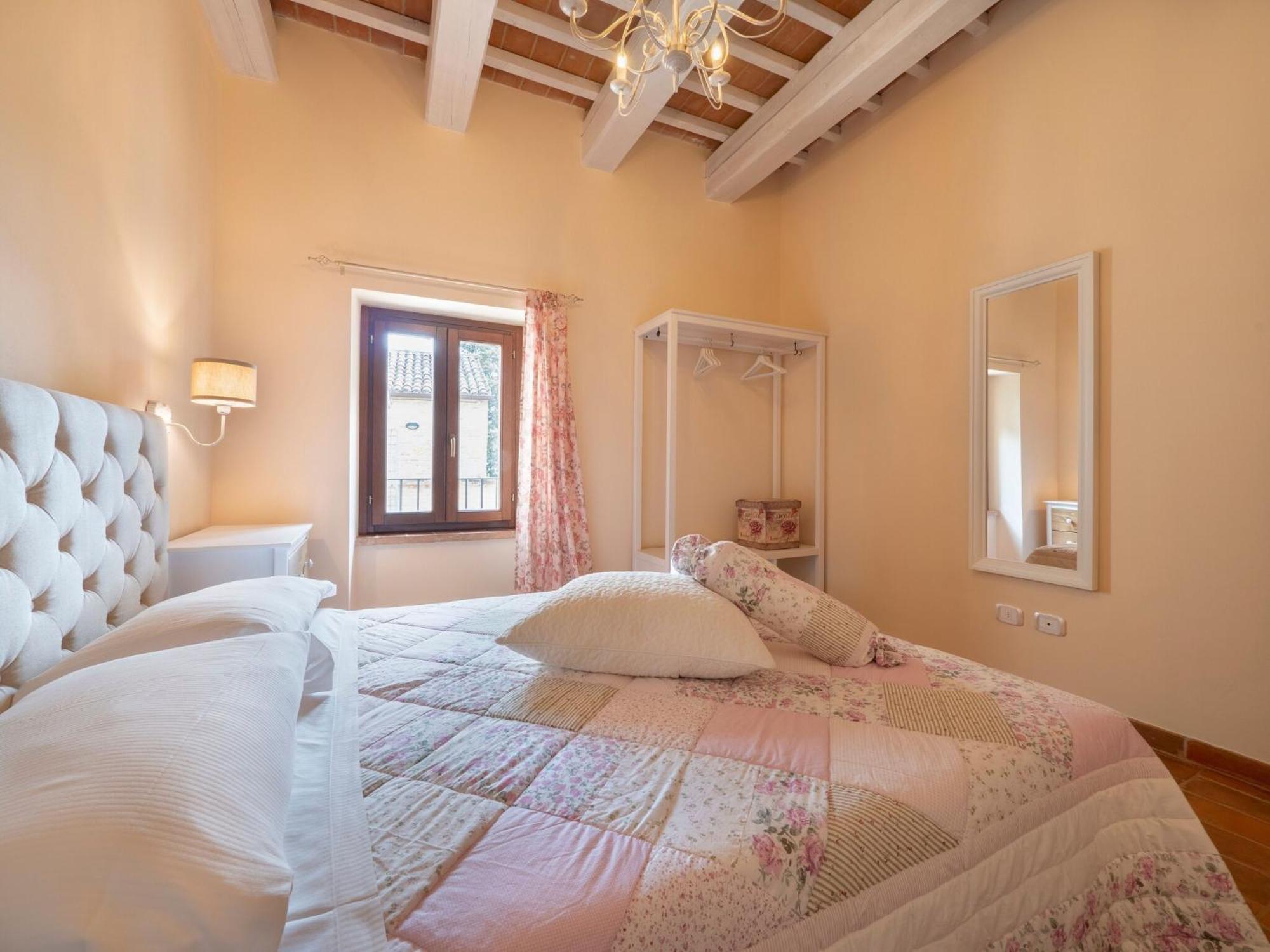 Stunning Apartment In Mombaroccio Near Metauro River Exterior photo