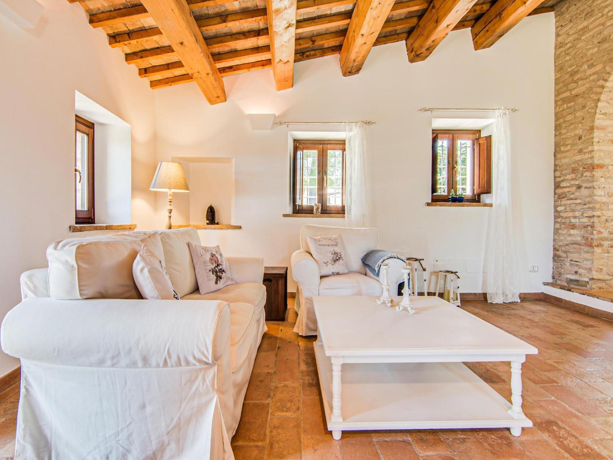 Stunning Apartment In Mombaroccio Near Metauro River Exterior photo